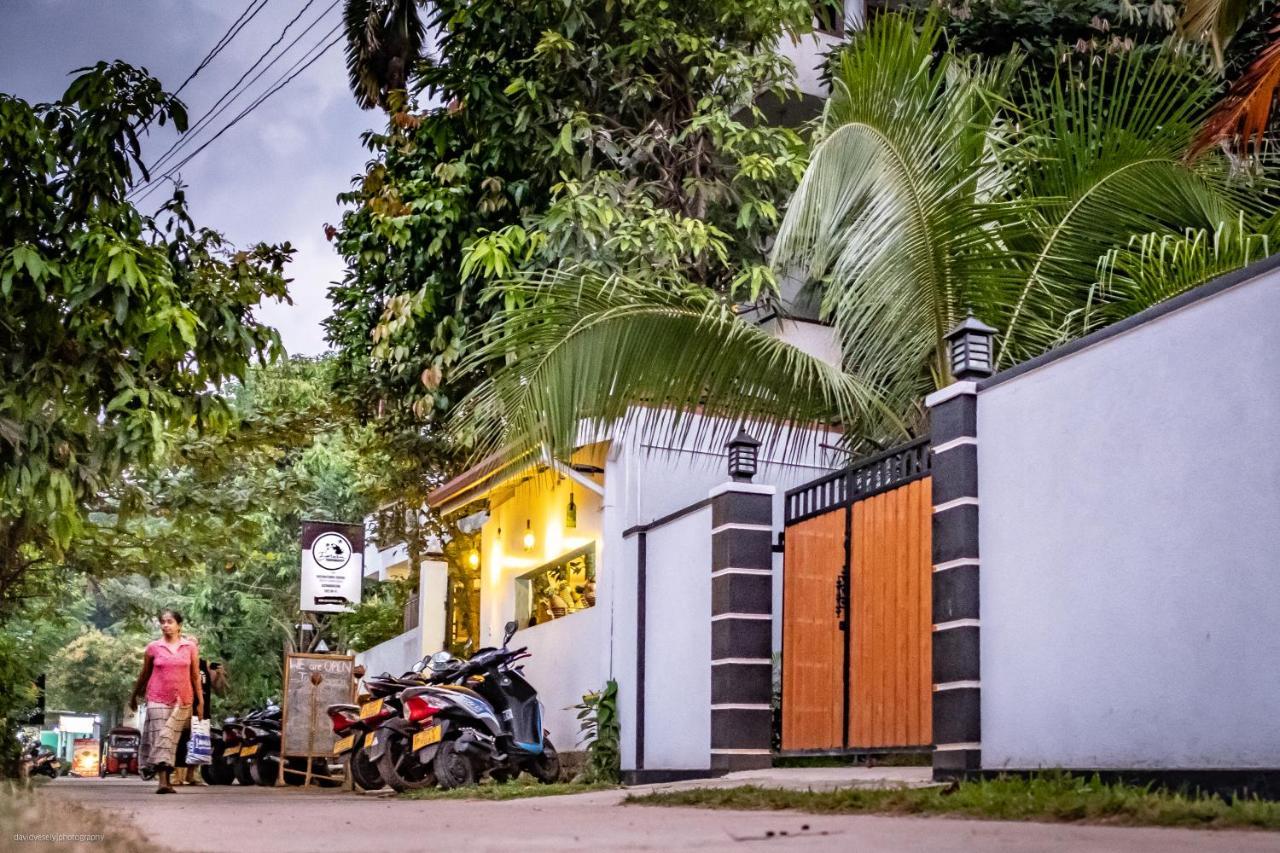 Dorian Guest House And Restaurant Weligama Exterior foto